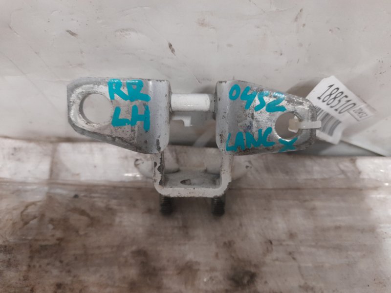 Петля двери верхняя задняя левая MITSUBISHI LANCER X 10 07-15 2010 Седан 2.0 4B11 5732A053 Б/У
