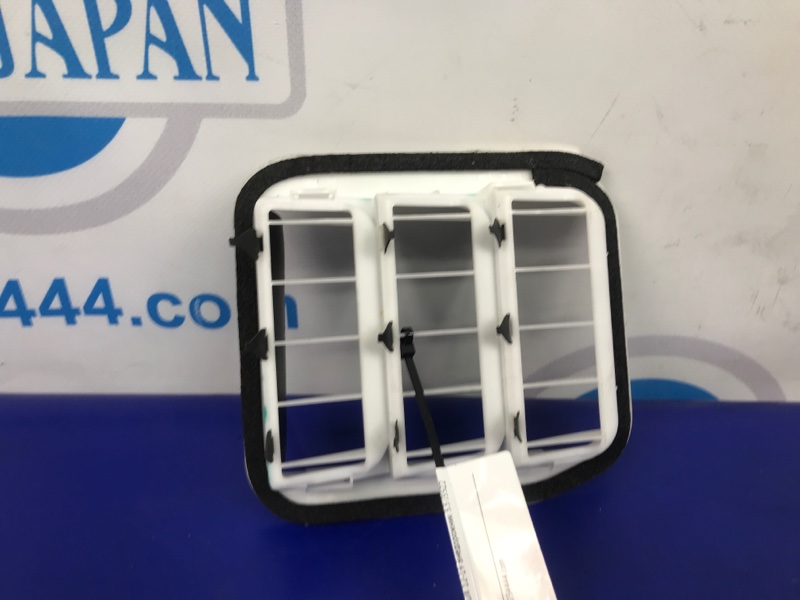 Клапан вентиляции салона задний правый RDX 12-19 2015 TB3 3.5 J35Z2 Клапан вентиляции салона задний правый RDX 12-19 2015 TB3 3.5 J35Z2