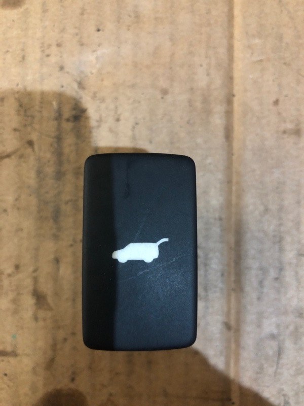 Запчасть кнопка закрывания крышки багажника ACURA RDX 12-19 2015 TB3 3.5 J35Z2 35370-TX4-003 Б/У Кнопка закрывания крышки багажника ACURA RDX 12-19 2015 TB3 3.5 J35Z2 35370-TX4-003 Б/У