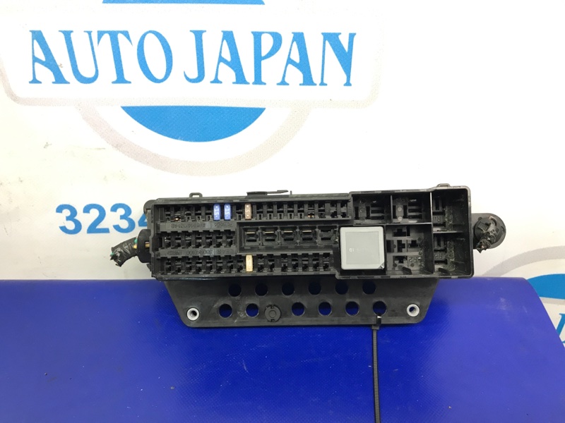 Блок предохранителей салон задний левый FORD FOCUS 10-18 BV6T-14A301-HB Б/У