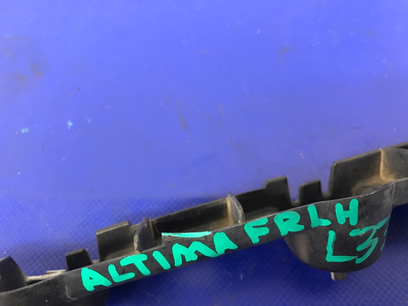 Кронштейн переднего бампера передний левый ALTIMA L33 12-18