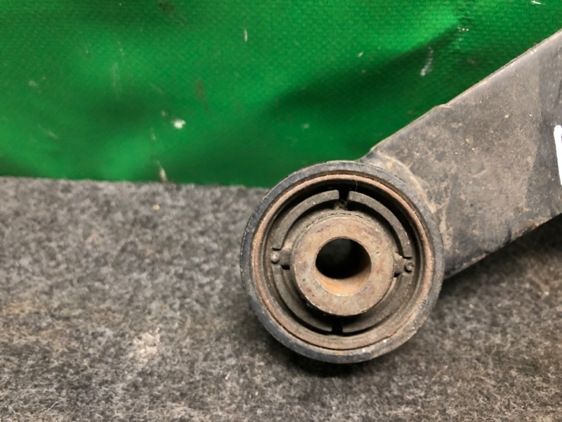 Рычаг задней подвески поперечный верхний задний правый SUZUKI KIZASHI 09-14 RE91 J24B