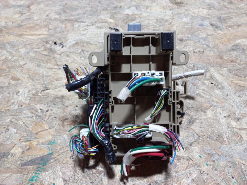 Блок предохранителей салон FORESTER 12-19 2015 Внедорожник 2.5 FB25B