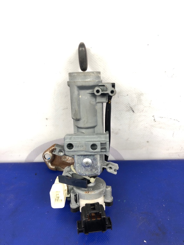 Замок зажигания SUZUKI SX4 06-13 2008 Седан 2.0 J20A 37106-66811 Б/У