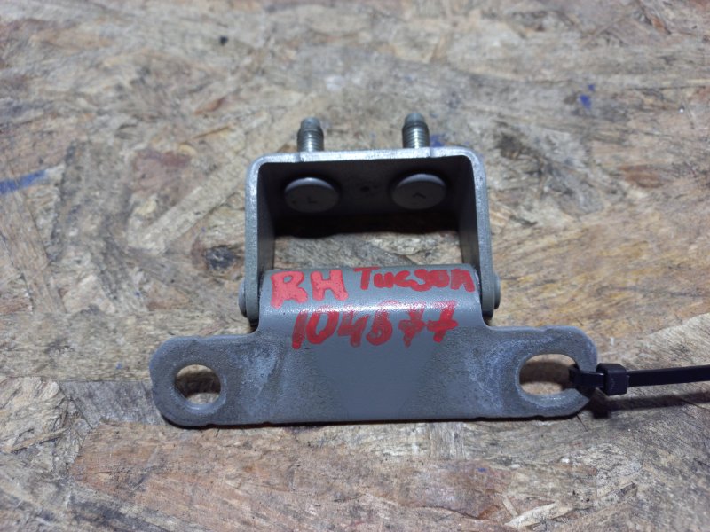 Петля крышки багажника правая HYUNDAI TUCSON TL 15-20 79710-2S000 Б/У