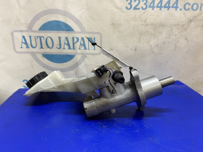 Главный тормозной цилиндр MAZDA 3 BL 09-13 Седан 2.0 LF-DE