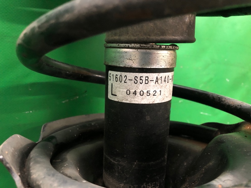 Амортизатор передний левый CIVIC ES 00-05