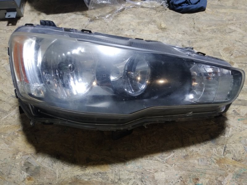 Фара передняя правая MITSUBISHI LANCER X 10 07-15 8301B076 Б/У