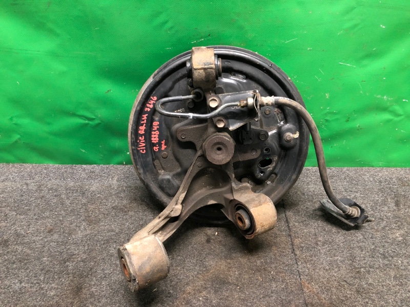 Цапфа задняя левая HONDA CIVIC ES 00-05 52215-S6D-R00 Б/У