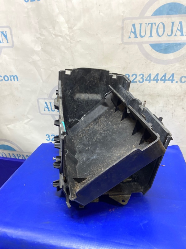 Короб аккумулятора 3 BL 09-13 2010 Седан 2.0 LF-DE Короб аккумулятора 3 BL 09-13 2010 Седан 2.0 LF-DE