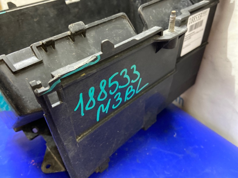 Короб аккумулятора 3 BL 09-13 2010 Седан 2.0 LF-DE Короб аккумулятора 3 BL 09-13 2010 Седан 2.0 LF-DE