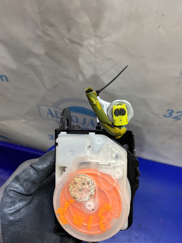 Ремень безопасности передний правый 3 BL 09-13 2010 Седан 2.0 LF-DE