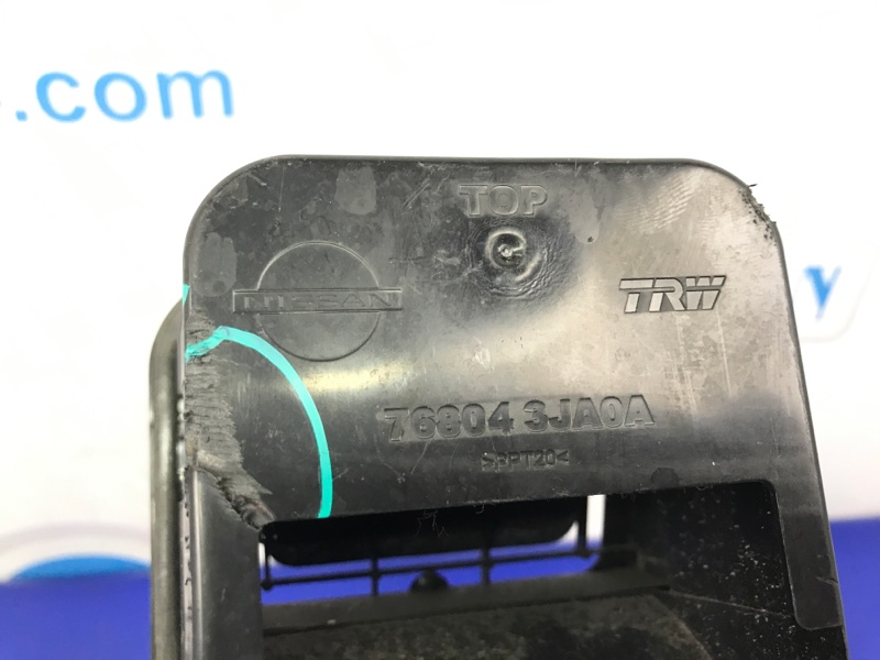 Клапан вентиляции салона задний левый QX60/JX35 12-20