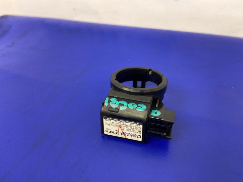 Антенна 3 BL 09-13 2010 Седан 2.0 LF-DE Антенна 3 BL 09-13 2010 Седан 2.0 LF-DE