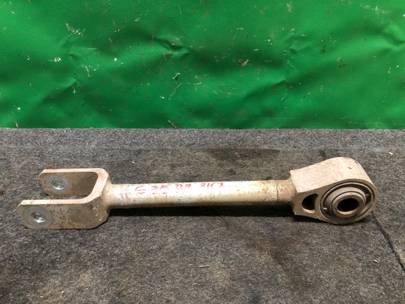 Рычаг задней подвески продольный задний правый INFINITI G25/G35/G37/Q40 06-14 2008 Седан 3.5 VQ35HR 55110-JK000 Б/У