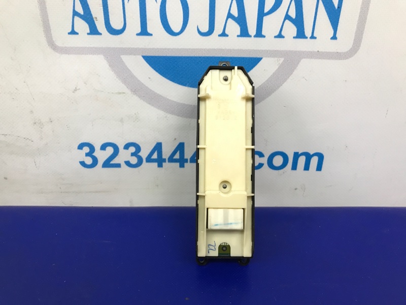 Блок управления стеклоподъемниками передний левый VENZA 09-16