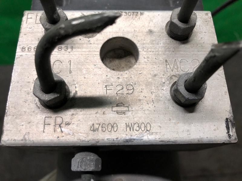 Блок ABS PATHFINDER R50 96-04 1998 Внедорожник 3.3