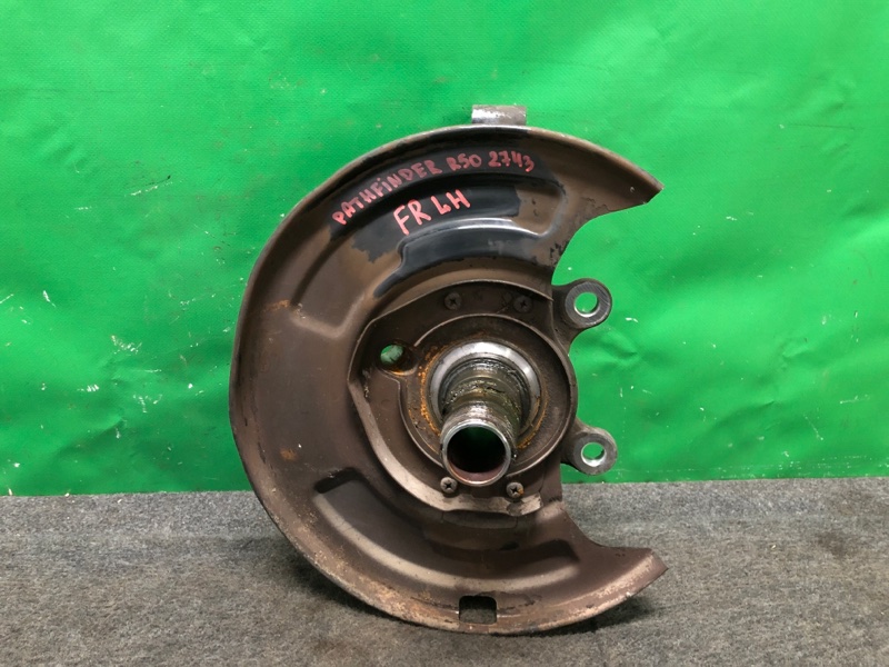 Кулак поворотный передний левый PATHFINDER R50 96-04 1998 Внедорожник 3.3