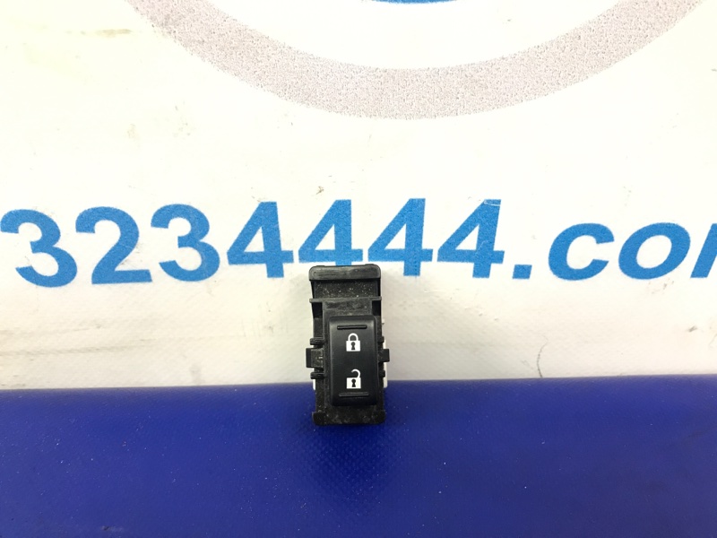 Кнопка центрального замка передняя правая SUBARU OUTBACK 09-14 BR 83078AJ000 Б/У