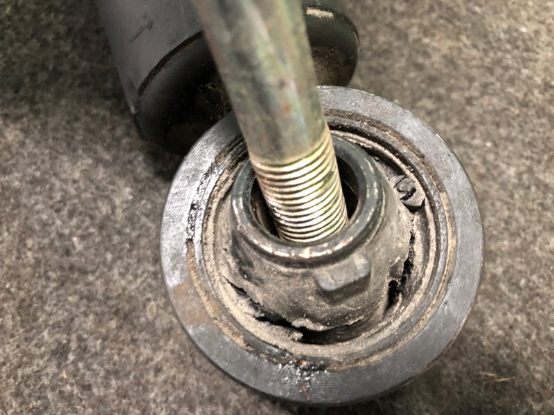 Амортизатор задний PATHFINDER R50 96-04 1998 Внедорожник 3.3