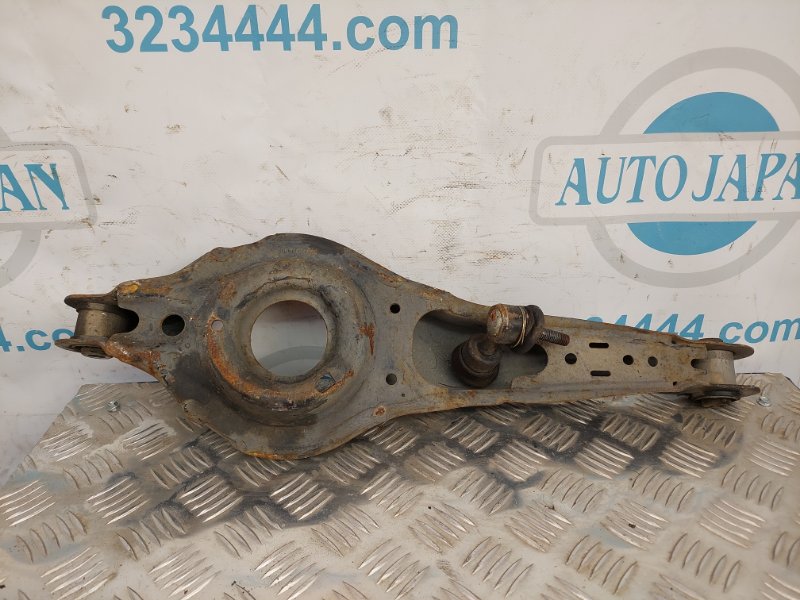 Рычаг задней подвески поперечный нижний задний правый MAZDA 3 BL 09-13 Седан 2.0 LF-DE