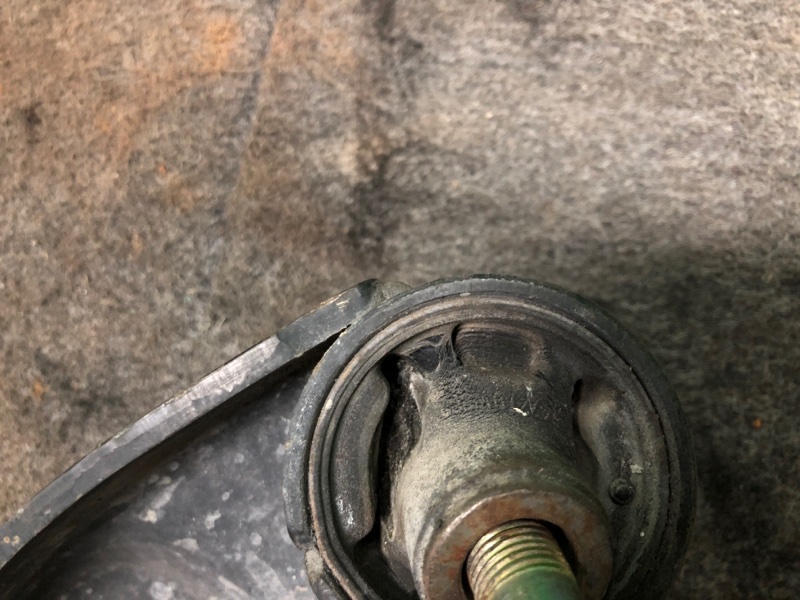 Кронштейн редуктора передний правый NISSAN PATHFINDER R50 96-04 Внедорожник 3.3 Кронштейн редуктора передний правый NISSAN PATHFINDER R50 96-04 Внедорожник 3.3