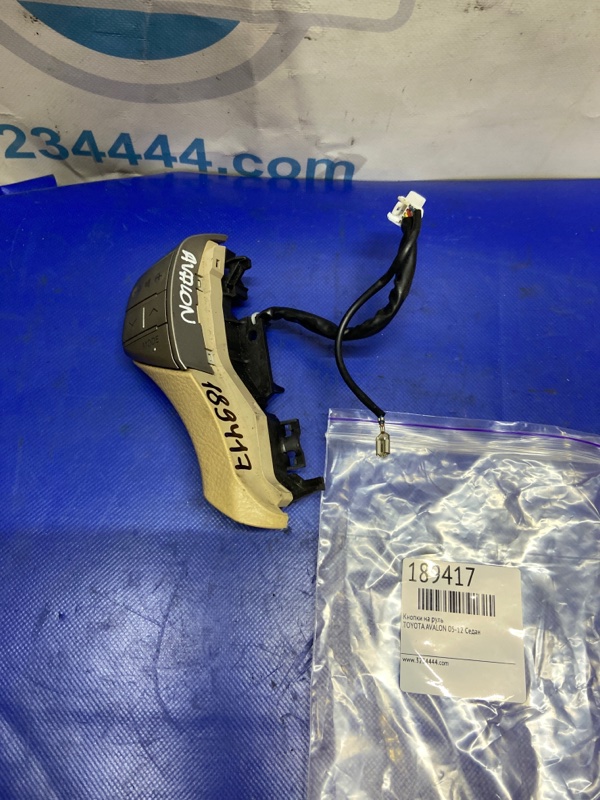 Кнопки на руль левые TOYOTA AVALON 05-12 GSX30 84250-07010-A0 Б/У