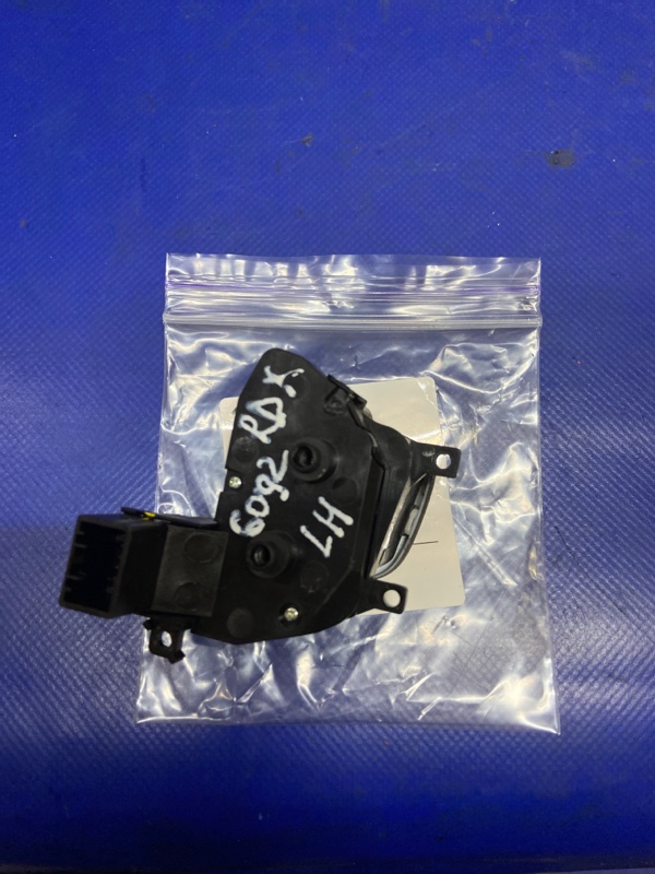 Кнопки на руль левые RDX 06-12 Внедорожник 2.3 Кнопки на руль левые RDX 06-12 Внедорожник 2.3