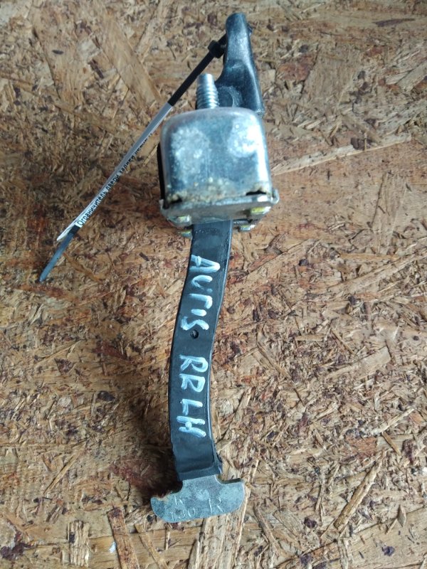 Ограничитель двери задний левый AURIS 06-12 Ограничитель двери задний левый AURIS 06-12