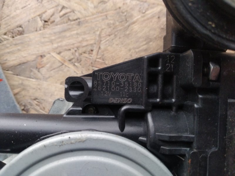 Стеклоподъемник задний левый TOYOTA AURIS 06-12