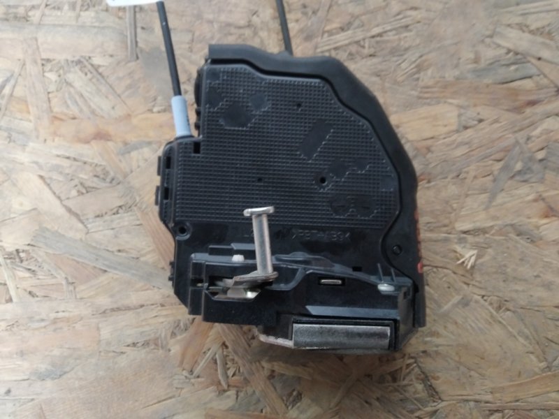 Замок двери задний левый TOYOTA AURIS 06-12