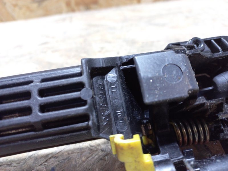 Ручка двери наружная передняя левая TOYOTA AURIS 06-12