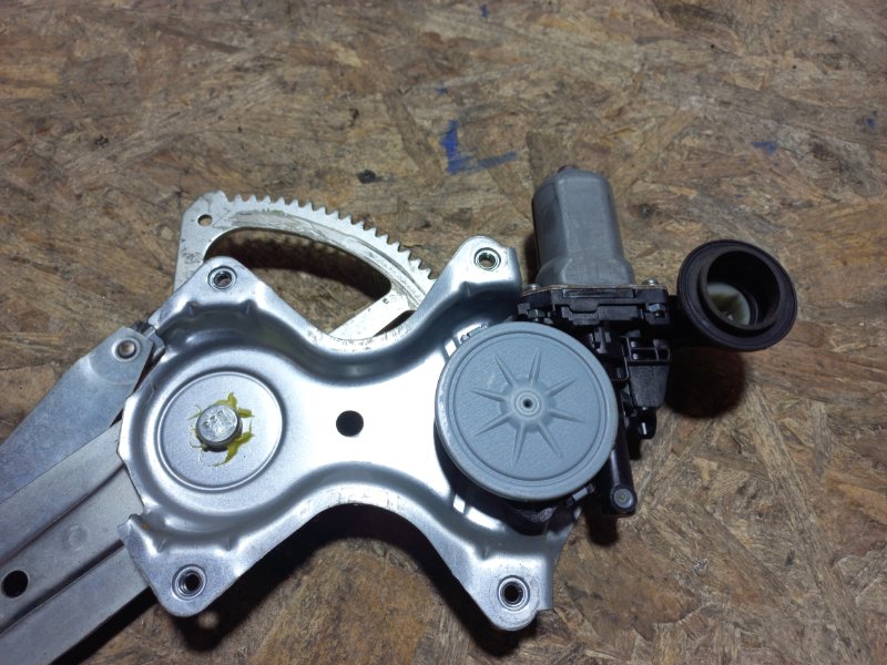 Стеклоподъемник передний левый AURIS 06-12