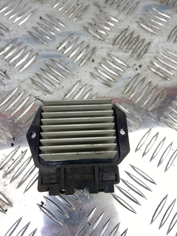 Резистор печки TOYOTA PRIUS - 20 03-11 1NZ