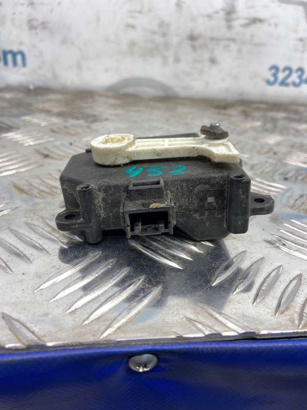 Моторчик заслонки печки TOYOTA TUNDRA 13- Пикап 4.0