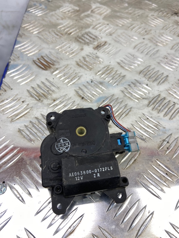 Моторчик заслонки печки TUNDRA 13- 2014 Пикап 4.0