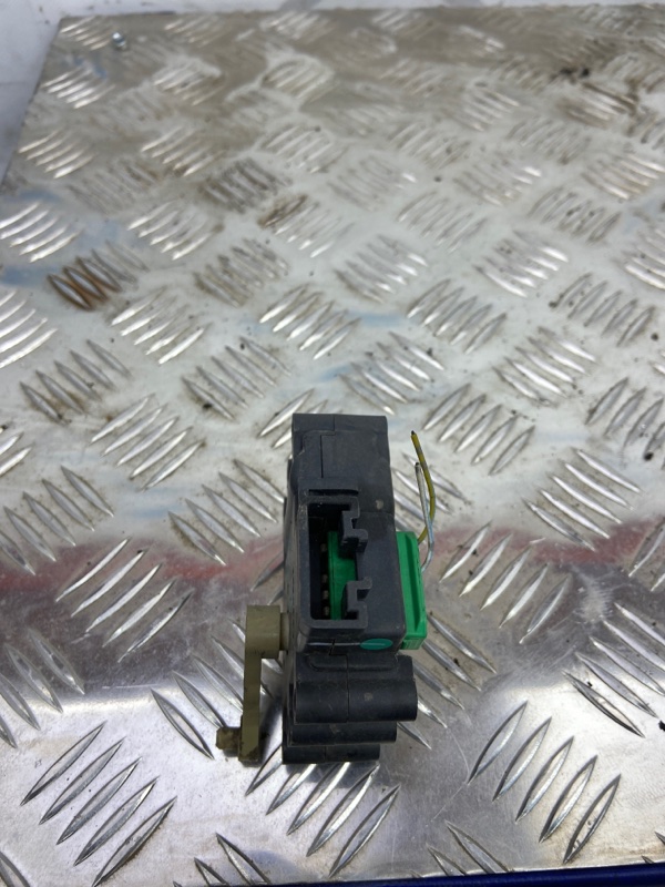 Моторчик заслонки печки MAZDA CX-7 06-12 Внедорожник