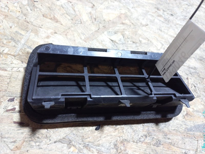 Клапан вентиляции салона правый MDX (YD2) 06-13 2008 YD2 3.7 J37A1 Клапан вентиляции салона правый MDX (YD2) 06-13 2008 YD2 3.7 J37A1