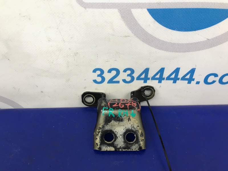 Петля двери нижняя передняя правая ACURA MDX (YD2) 06-13 2010 YD2 3.7 J37A1 67420-SDA-A01ZZ Б/У