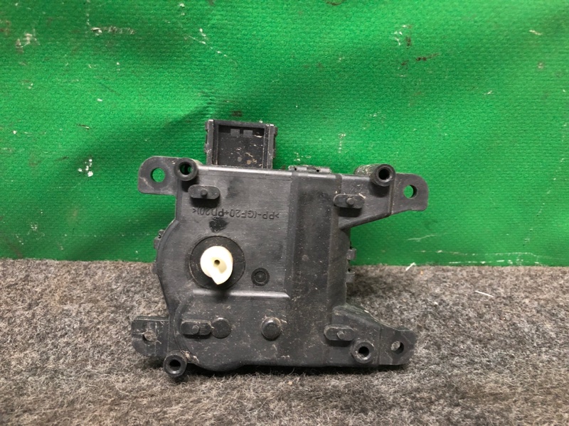 Моторчик заслонки печки ACURA RDX 12-19 Внедорожник 79140-TR0-A01 Б/У