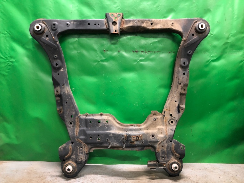 Балка передней подвески передняя SUZUKI KIZASHI 09-14 2010 Седан 2.4 45800-57L01 Б/У