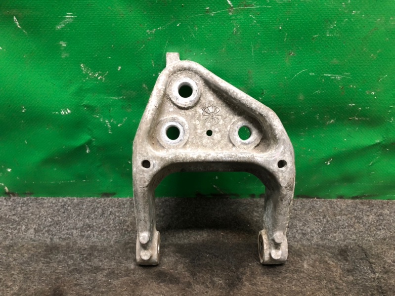 Кронштейн опоры двигателя левый KIZASHI 09-14 2010 Седан 2.4