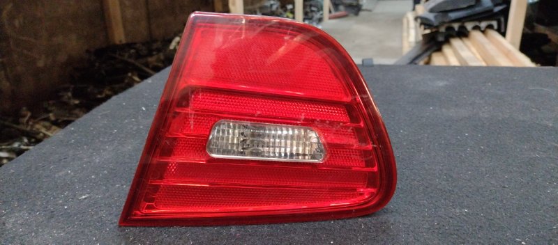 Фонарь внутренний задний правый HYUNDAI ELANTRA HD 06-11 92404-2H000 Б/У