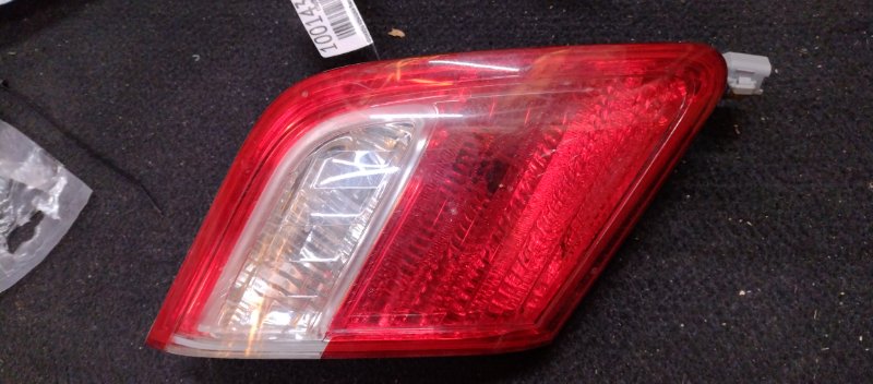 Запчасть фонарь внутренний задний левый TOYOTA CAMRY 40 06-11 81591-33120 Б/У Фонарь внутренний задний левый TOYOTA CAMRY 40 06-11 81591-33120 Б/У