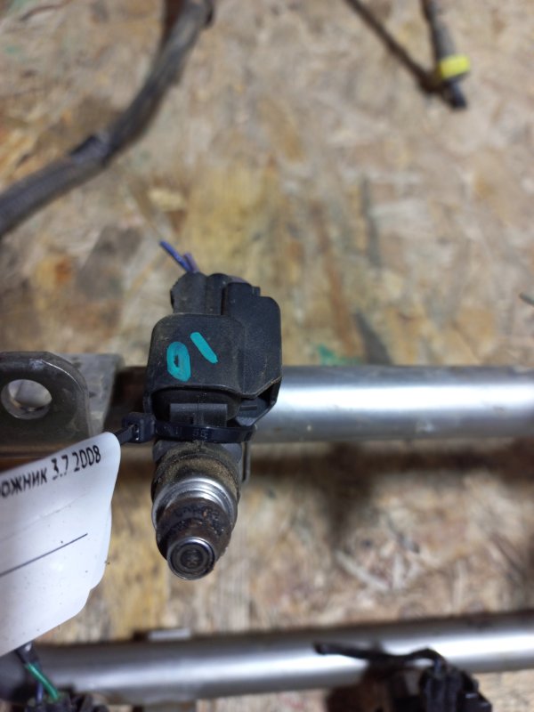 Форсунка топливная MAZDA CX-9 06-16 2008 Внедорожник 3.7 CY01-13-250 Б/У