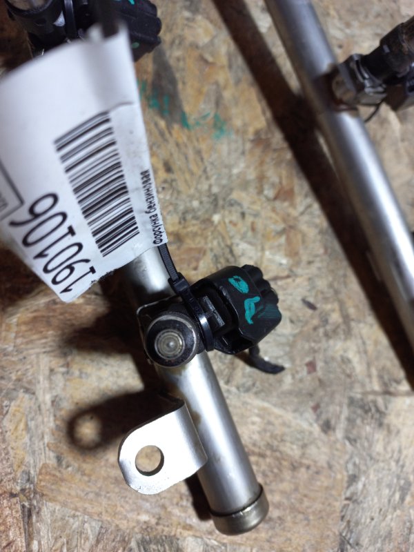 Форсунка топливная MAZDA CX-9 06-16 2008 Внедорожник 3.7 CY01-13-250 Б/У