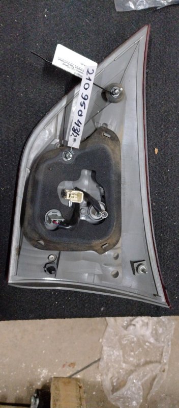 Фонарь внутренний задний левый SIENNA 11-16 2011 GSL30 3.5 2GR-FE