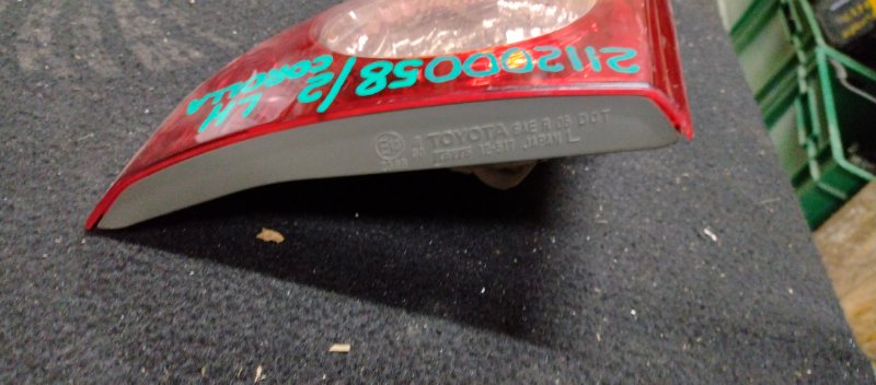 Фонарь внутренний задний левый TOYOTA COROLLA 150 06-13