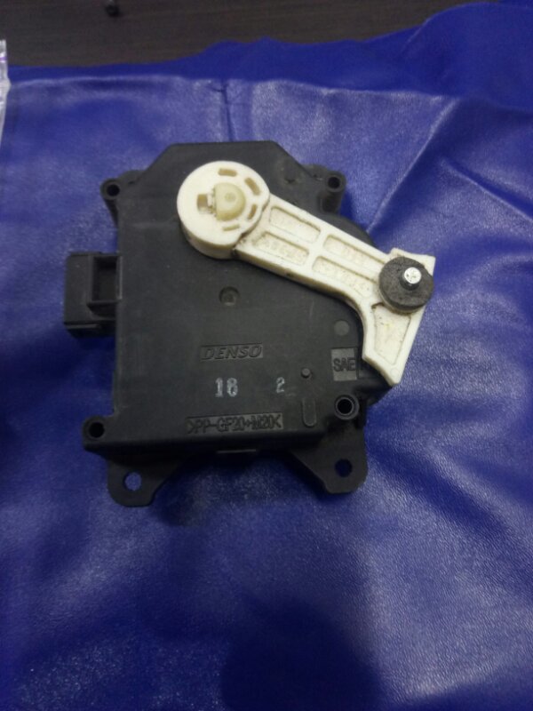 Моторчик заслонки печки CAMRY 40 06-11 Моторчик заслонки печки CAMRY 40 06-11