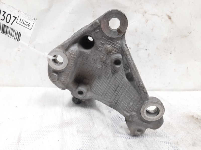 Крепление балки подвески переднее левое TLX 14-17 2017 Седан 2.4